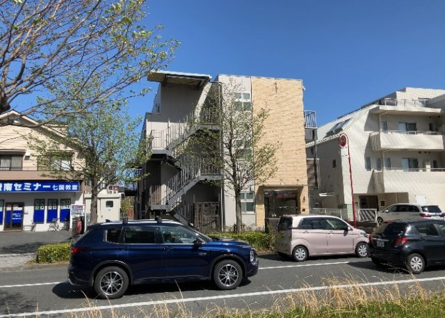 【外観】 | 物件の詳細については、現地を見てわかること以外に、役所や法務局などで調べないとわからないことがあります。そのため、現地に行く場合は、もしこの物件を買ったらどのような生活ができるかをイメージしましょう。