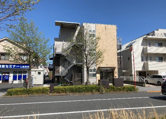 【外観】 | 土地購入を検討されている場合、境界杭がない状態で購入してしまうと境界確定測量をする必要があり、費用がかかります。購入の前に、売主、隣土地所有者立ち合いのもと境界を確定し境界杭を設置するのがベストです。