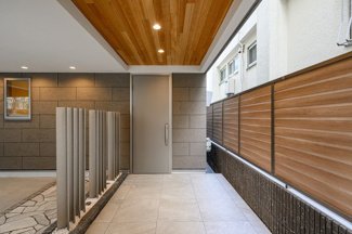 【エントランス】 | ゲストにも自慢できる高級感あるエントランス
2025年4月10日撮影