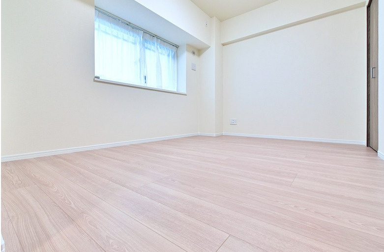 アンピール空港駅前の洋室