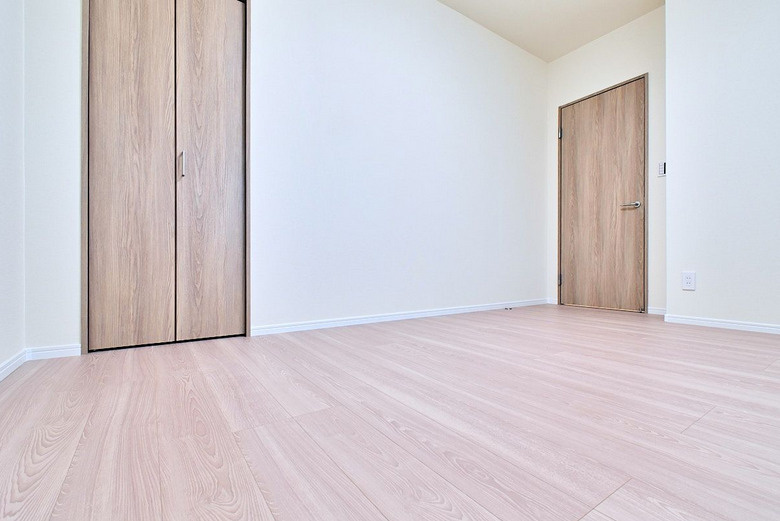 アンピール空港駅前の洋室