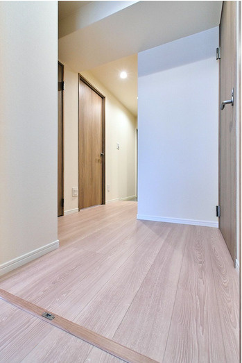 アンピール空港駅前の内装