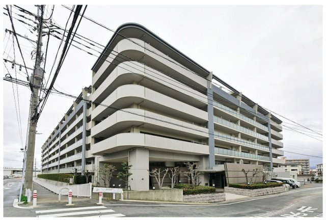 アンピール空港駅前