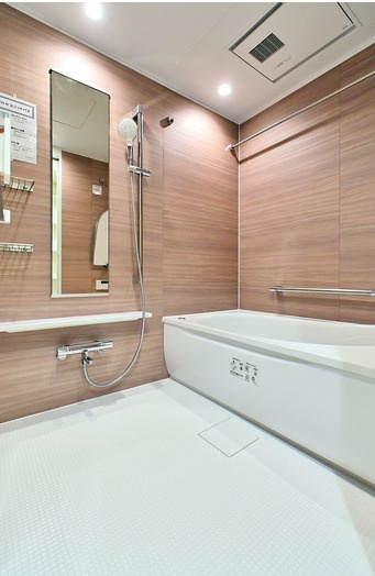 アンピール空港駅前の浴室