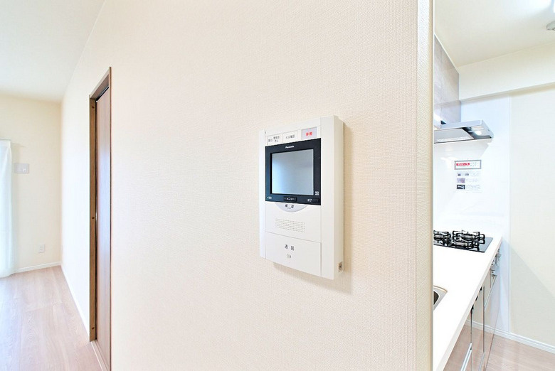 アンピール空港駅前のセキュリティ