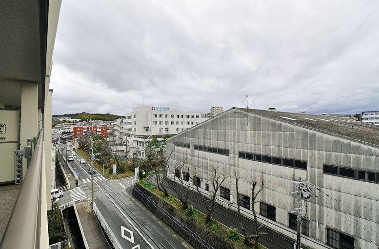 アンピール空港駅前の周辺