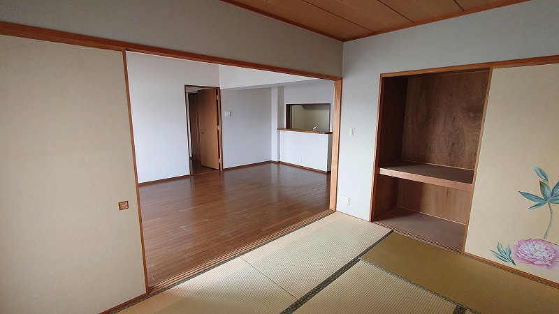 シャレール城山のダイニング