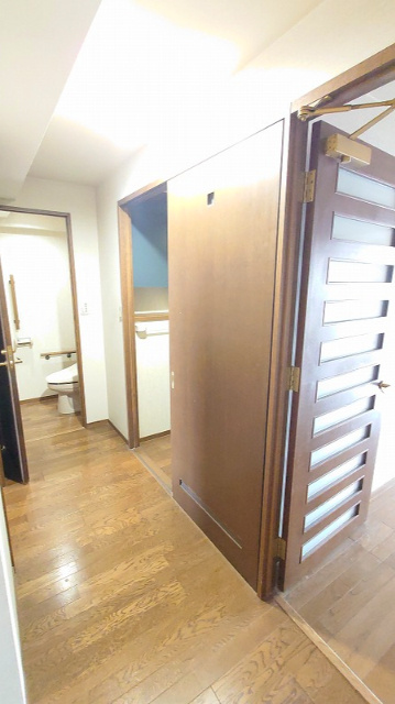 シャレール城山の玄関|落ち着いた玄関です