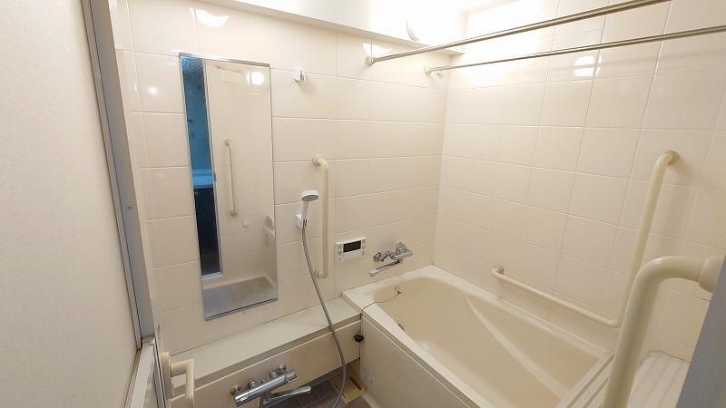 シャレール城山の浴室|落ち着いた空間のお風呂です