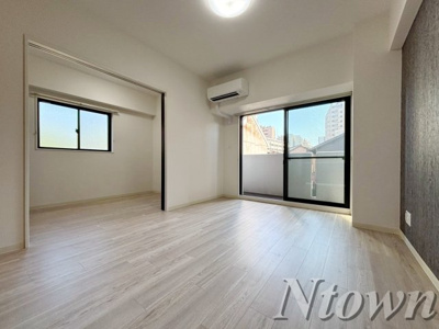 【居間・リビング】 | GRANDUKE代官町reverso | ゆったり過ごせる居間です