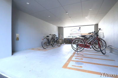 【その他共用部分】 | GRANDUKE代官町reverso | 駐輪場です