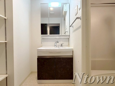 【独立洗面台】 | GRANDUKE代官町reverso | 独立洗面台で身支度をすべて済ませてしまいましょう