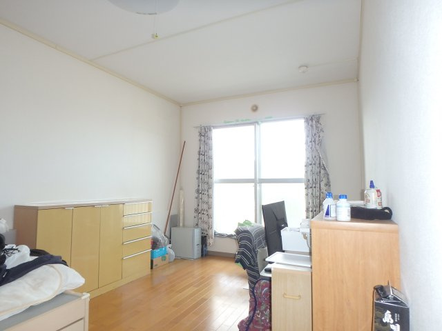 アステム芦屋Ｃ棟の洋室|約８帖の洋室