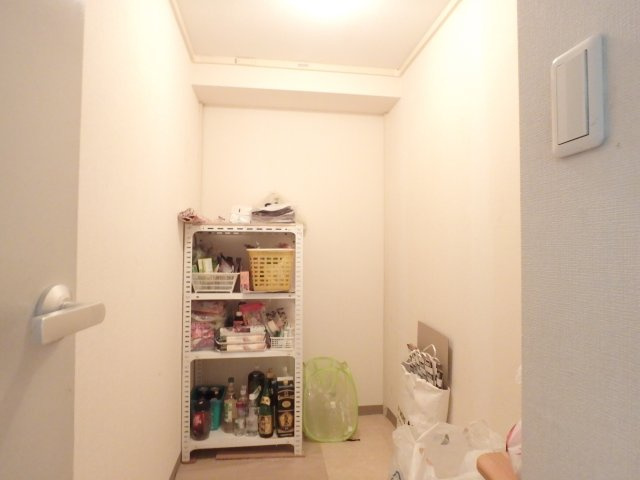 アステム芦屋Ｃ棟の収納|納戸約２帖