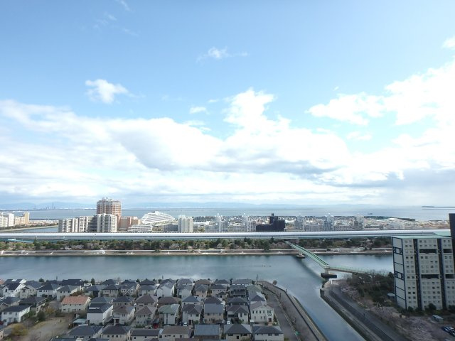 アステム芦屋Ｃ棟の展望|南側バルコニーより海を望む