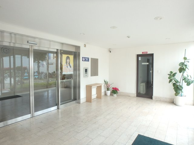 アステム芦屋Ｃ棟のエントランス|オートロックあり