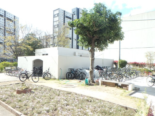 アステム芦屋Ｃ棟の駐輪場