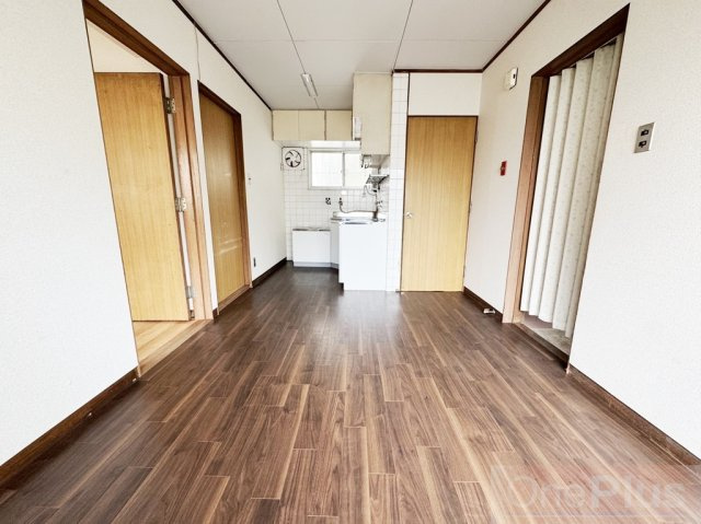 金盃第２ビル高羽荘の居間・リビング