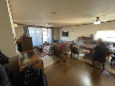 【居間・リビング】 | 中古戸建　岩国市御庄3丁目　