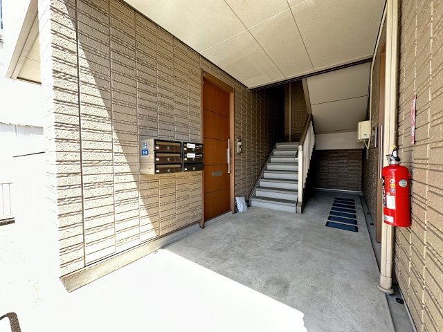 シャーメゾン上町のエントランス