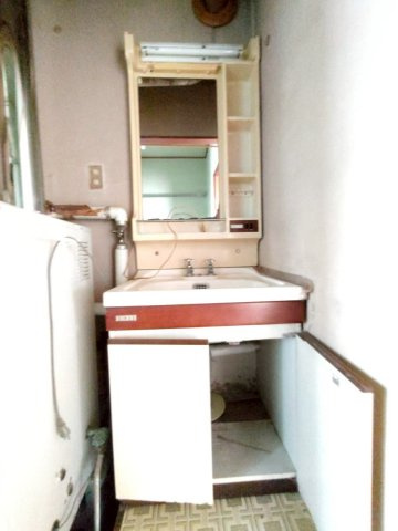 白糠町西1条南3丁目中古住宅の独立洗面台