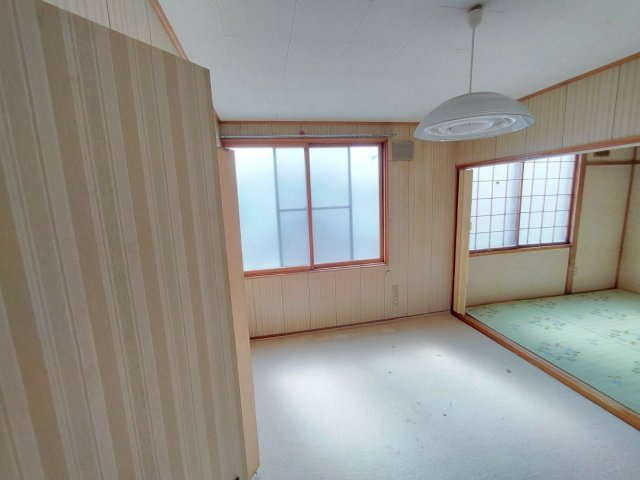 白糠町西1条南3丁目中古住宅の洋室