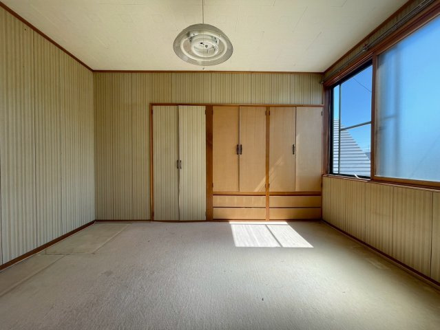 白糠町西1条南3丁目中古住宅の和室|2階　洋室6帖