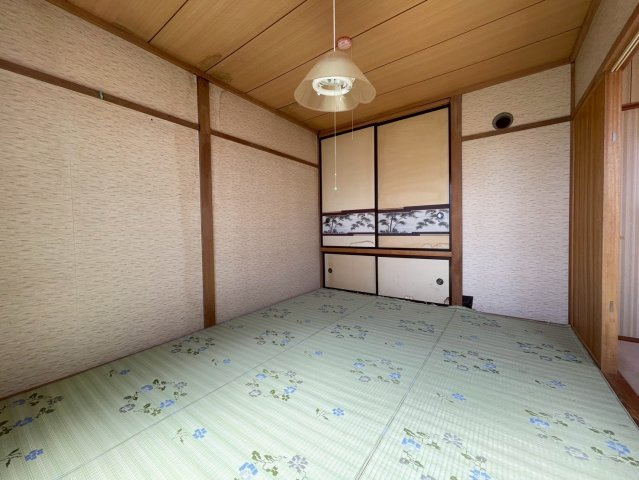 白糠町西1条南3丁目中古住宅の和室|2階　和室6帖