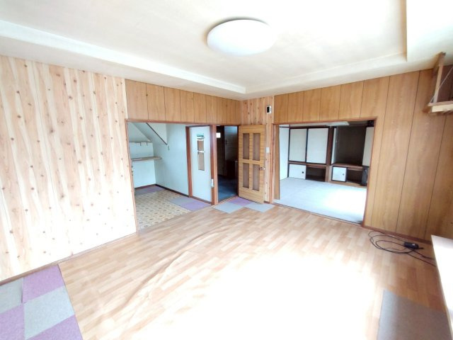 白糠町西1条南3丁目中古住宅の居間・リビング