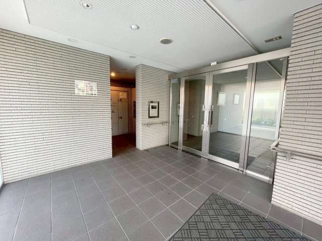 プロミネントコートのエントランス