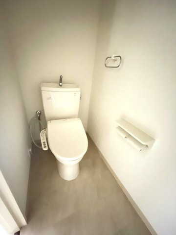 北葛飾郡杉戸町高野台南１丁目の店舗一部のトイレ