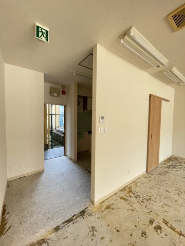 北葛飾郡杉戸町高野台南１丁目の店舗一部のその他|キッチン・裏口方面