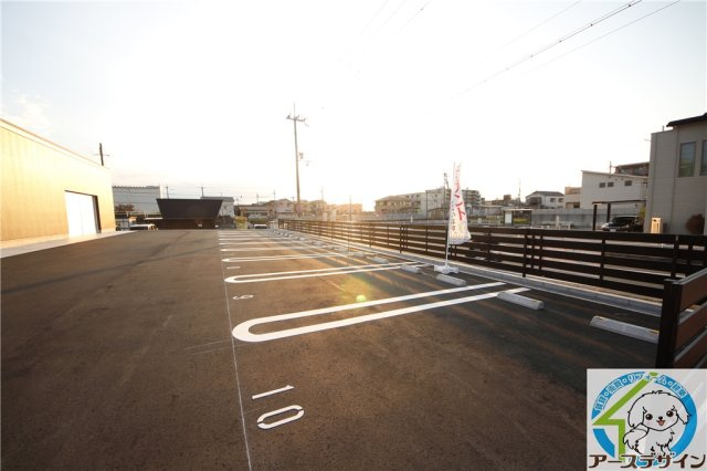 魚住町住吉平屋テナントの駐車場