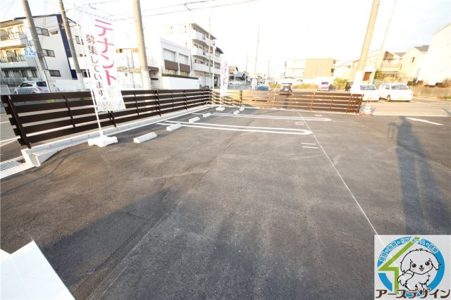 魚住町住吉平屋テナントの駐車場
