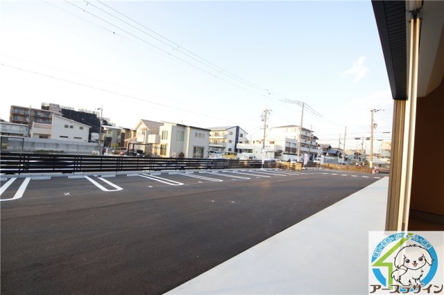 魚住町住吉平屋テナントの駐車場
