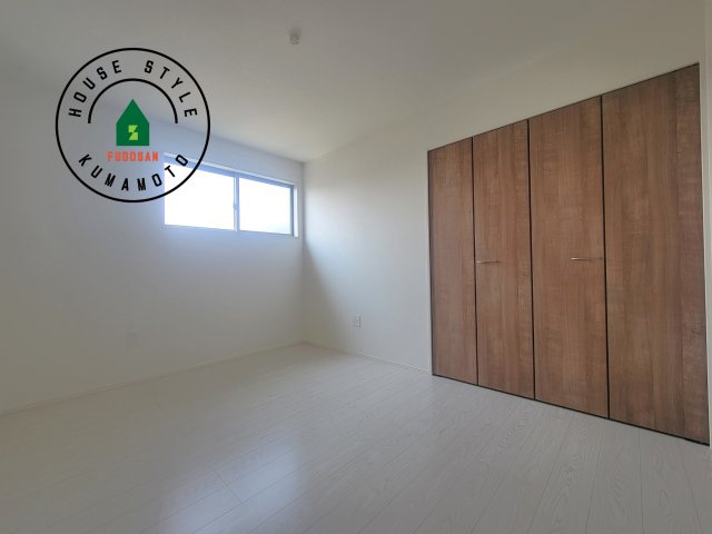 熊本市南区富合町杉島第1-2棟（5号棟）　の洋室|採光良好な洋室は全居室、複層ガラスの遮熱効果と断熱効果で、一年中快適に過ごせます。