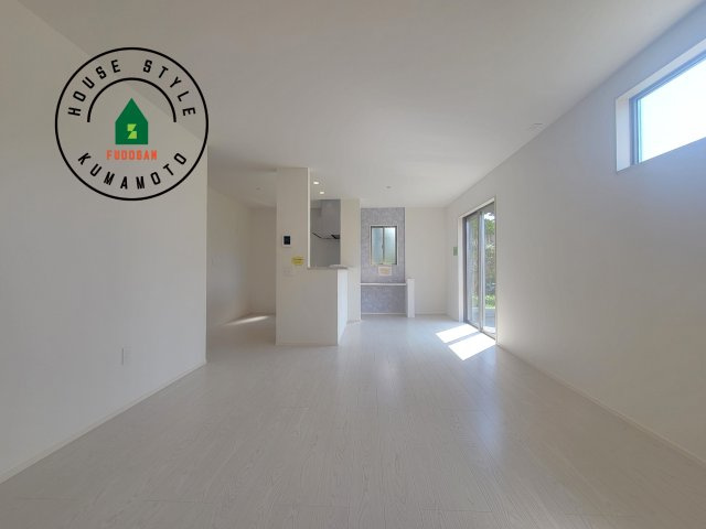 熊本市南区富合町杉島第1-2棟（5号棟）　の居間・リビング|多くの時間を過すことになるリビングだからこそ、いつも穏やかな空間・解放感が味わえ毎日が充実します。