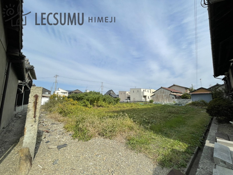 姫路市玉手３丁目／売土地の前面道路含む現地写真