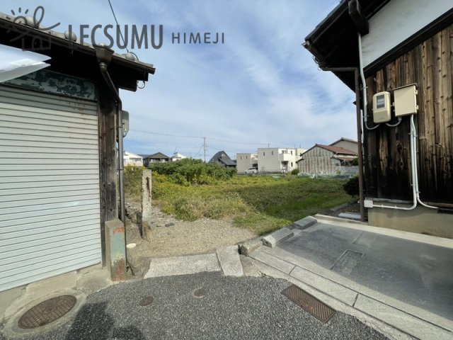 姫路市玉手３丁目／売土地の前面道路含む現地写真