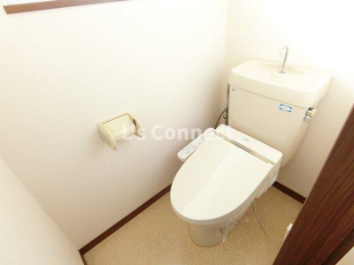 【トイレ】 | ひより台インプスＢ棟 | 温水洗浄便座付きのトイレ。