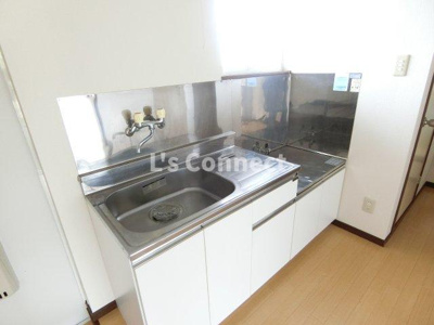 【キッチン】 | ひより台インプスＢ棟 | ２口ガスコンロ設置可能なキッチン。