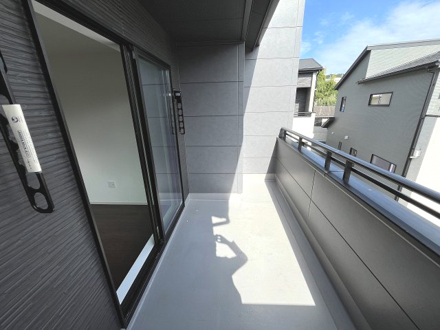 【バルコニー】 | 福岡市城南区友丘5丁目1期　1号棟（全1棟）【仲介手数料無料・0円】 | 施工例。施工例は完成時と異なる場合があります。