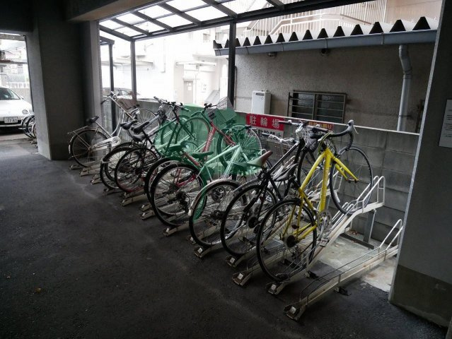 リファレンス県庁口の駐車場