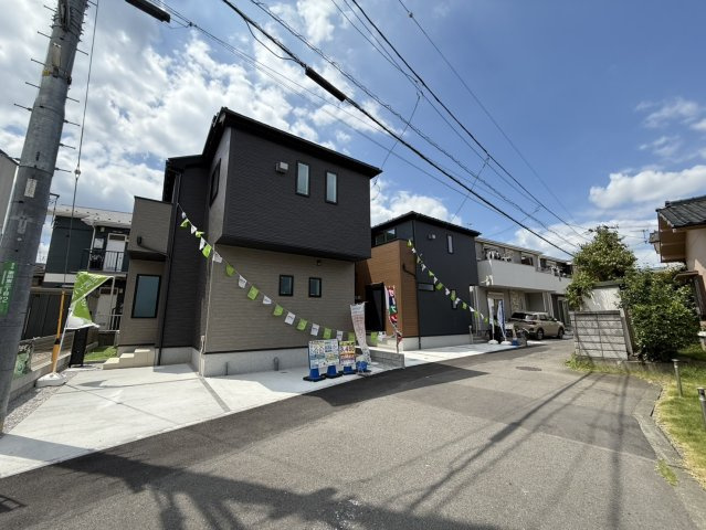 厚木市妻田東3丁目新築戸建て　24-1期2号棟の前面道路含む現地写真