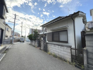 【前面道路含む現地写真】