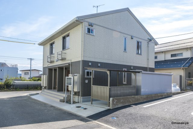 リサイア稲田の外観