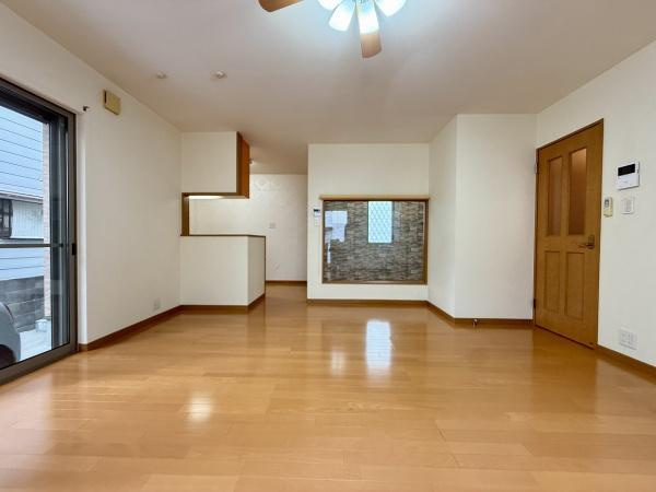 【居間・リビング】 | 垂水区北舞子4丁目　中古戸建