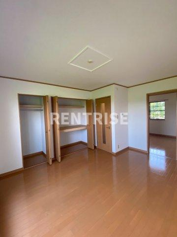 GARDEN VILLAGE Aの洋室