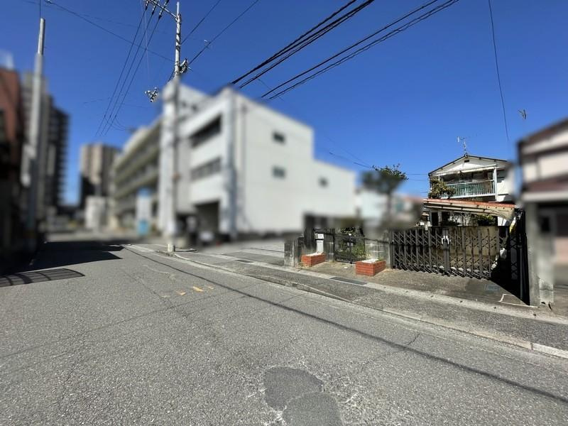 上町5丁目　建築条件なし　売土地の前面道路含む現地写真