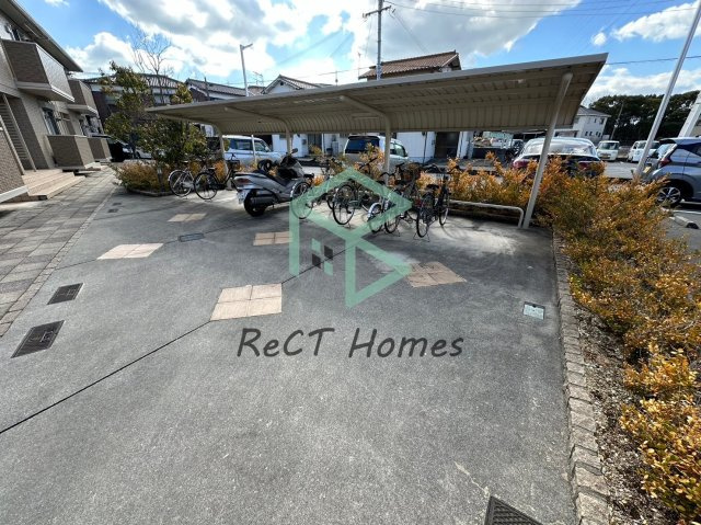 オークス中島の駐車場